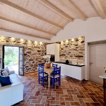 Ferienwohnung Stazzo San Teodoro La Quercia Piscina Condivisa Exterior foto