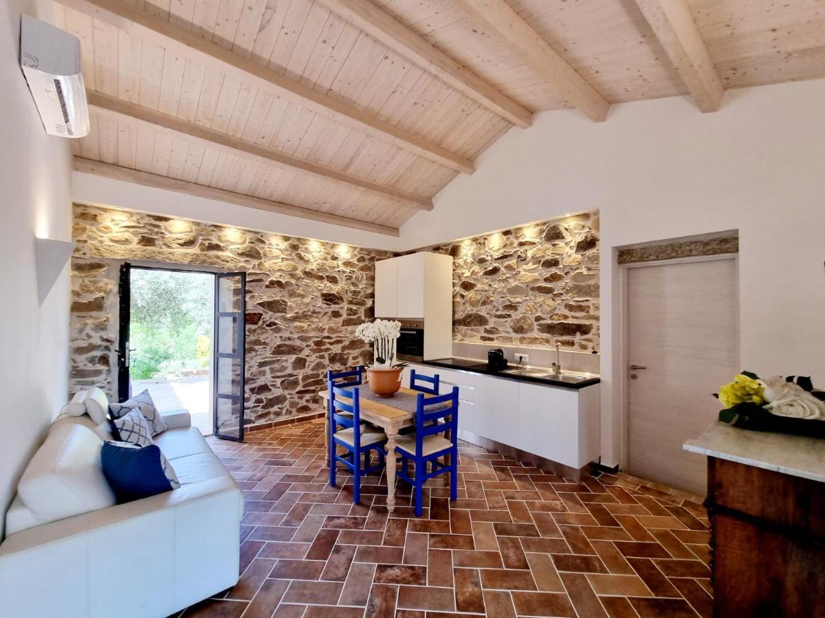 Ferienwohnung Stazzo San Teodoro La Quercia Piscina Condivisa Exterior foto