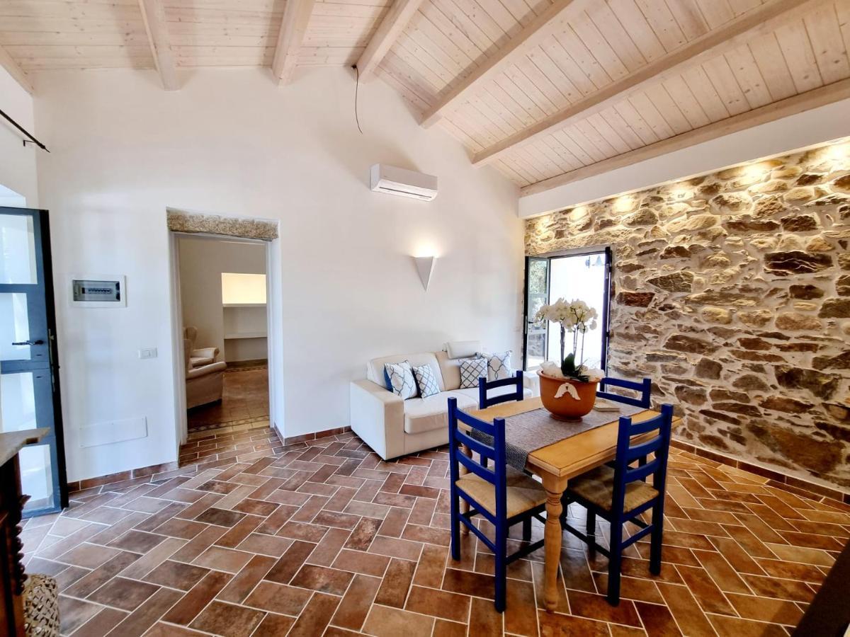 Ferienwohnung Stazzo San Teodoro La Quercia Piscina Condivisa Exterior foto
