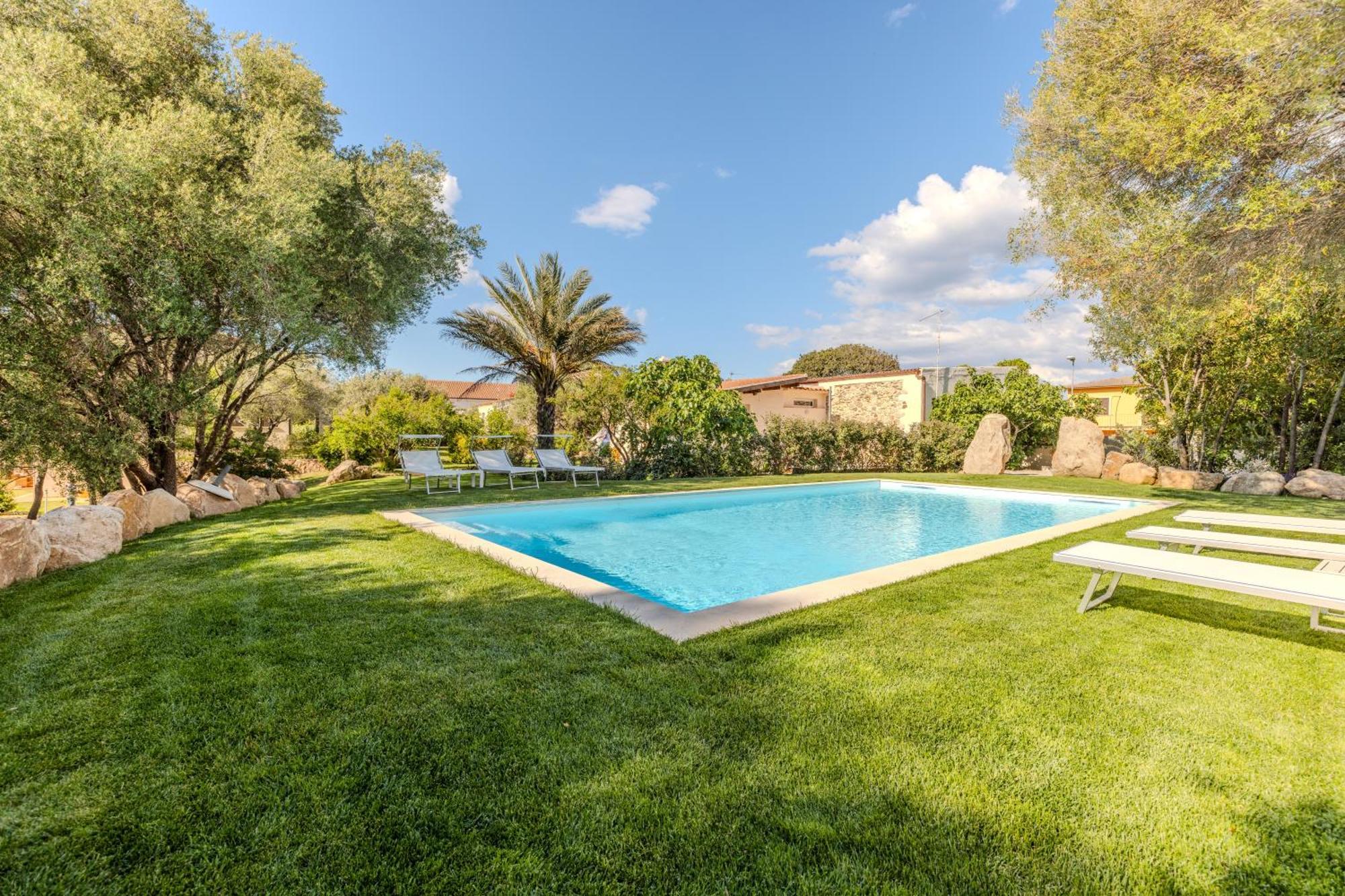 Ferienwohnung Stazzo San Teodoro La Quercia Piscina Condivisa Exterior foto